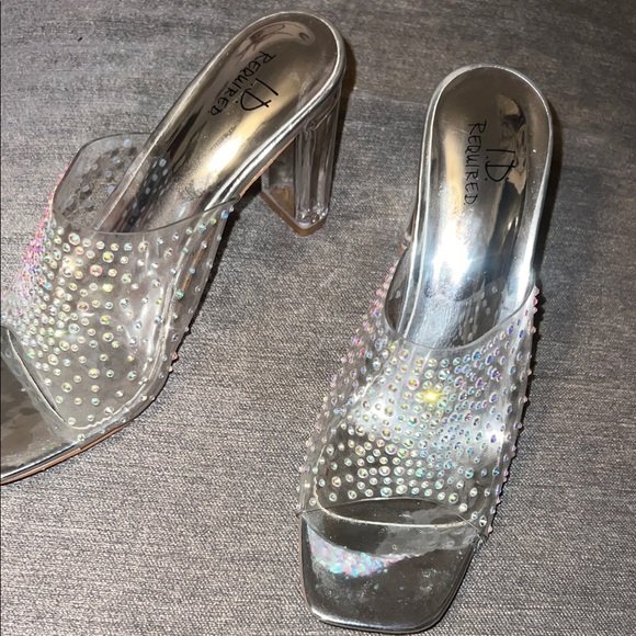 Equipe Silver Rhinestone Heels - Picture 4 of 4